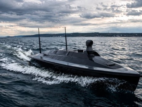 Український морський дрон знищив російський у першій дуелі БЕКів