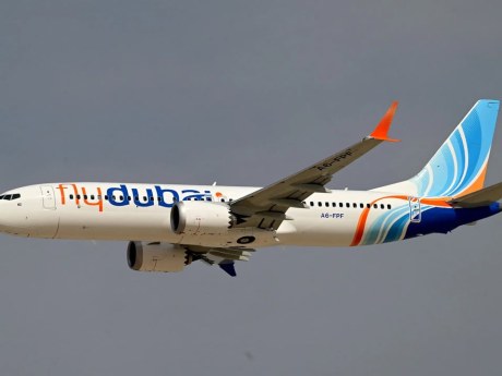 За повідомленнями, на рейсі Flydubai ножем поранили капітана