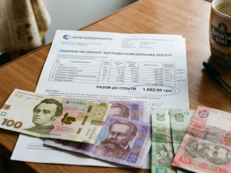 Світло, газ і тепло не дорожчатимуть до кінця 2026 року, вода вже дорожчає