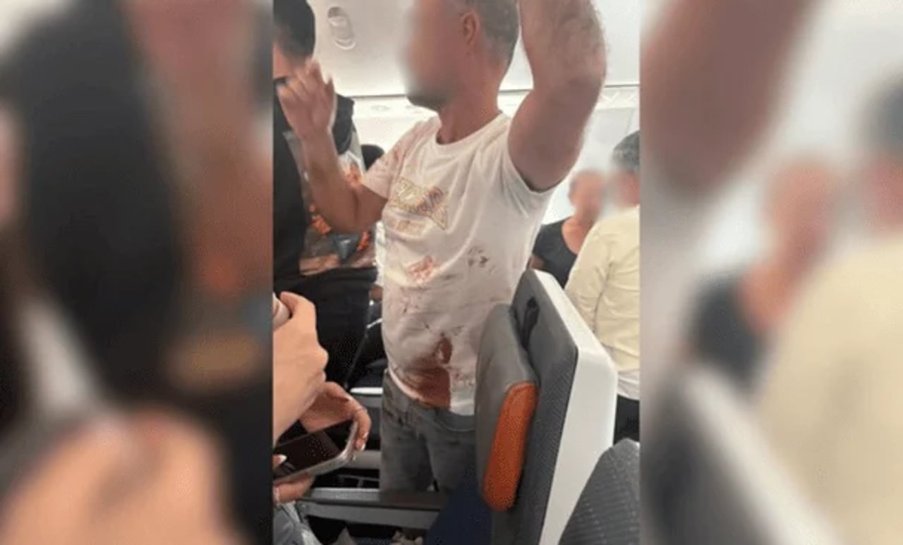 За повідомленнями, на рейсі Flydubai ножем поранили капітана