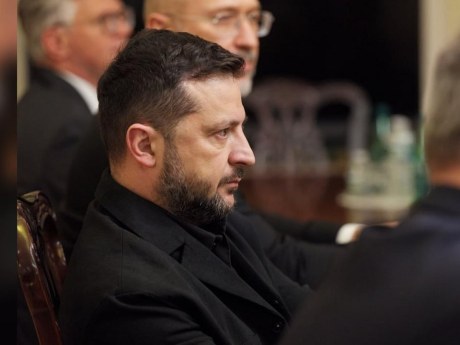 Зеленський заявив про китайські дрони, що чекають на людей у приміщенні