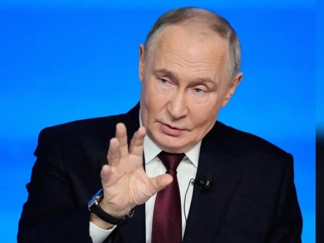 Путін заперечує загрозу Європі, а Мєдвєдєв погрожує Литві
