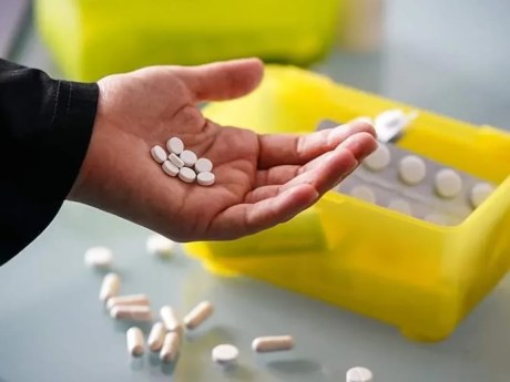 Після атак на фармоб’єкти: який запас ліків радять мати вдома