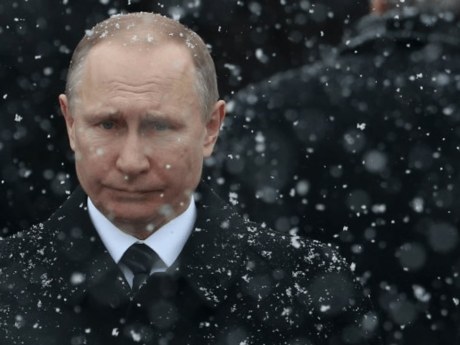 Сенатор США пояснив, навіщо Путін тягне війну до зими