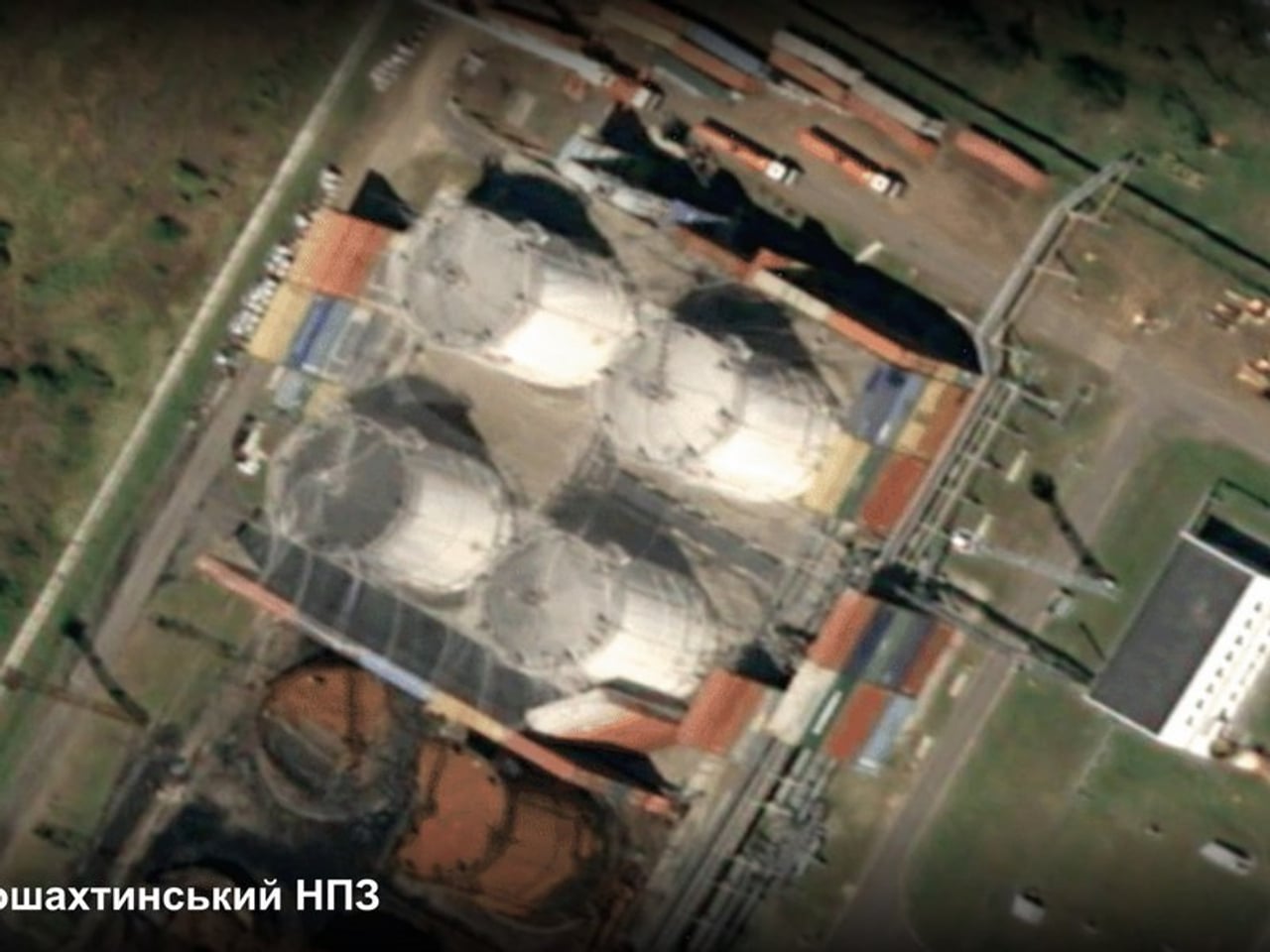 Атака безпілотників: у Татарстані та на Кубані уражено НПЗ