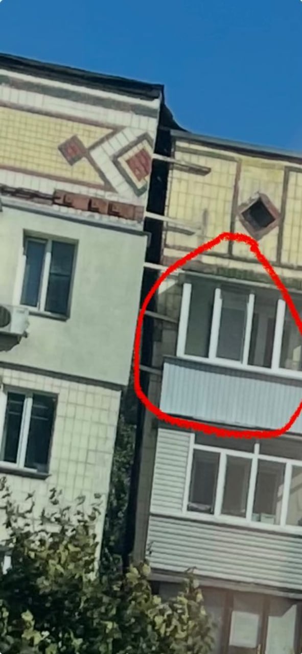 Київська п’ятиповерхівка десятиліттями тримається на сталевих скобах